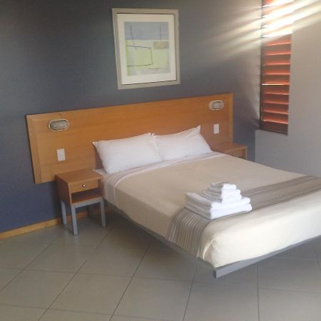 Riverview Tavern Ross River Chambre photo