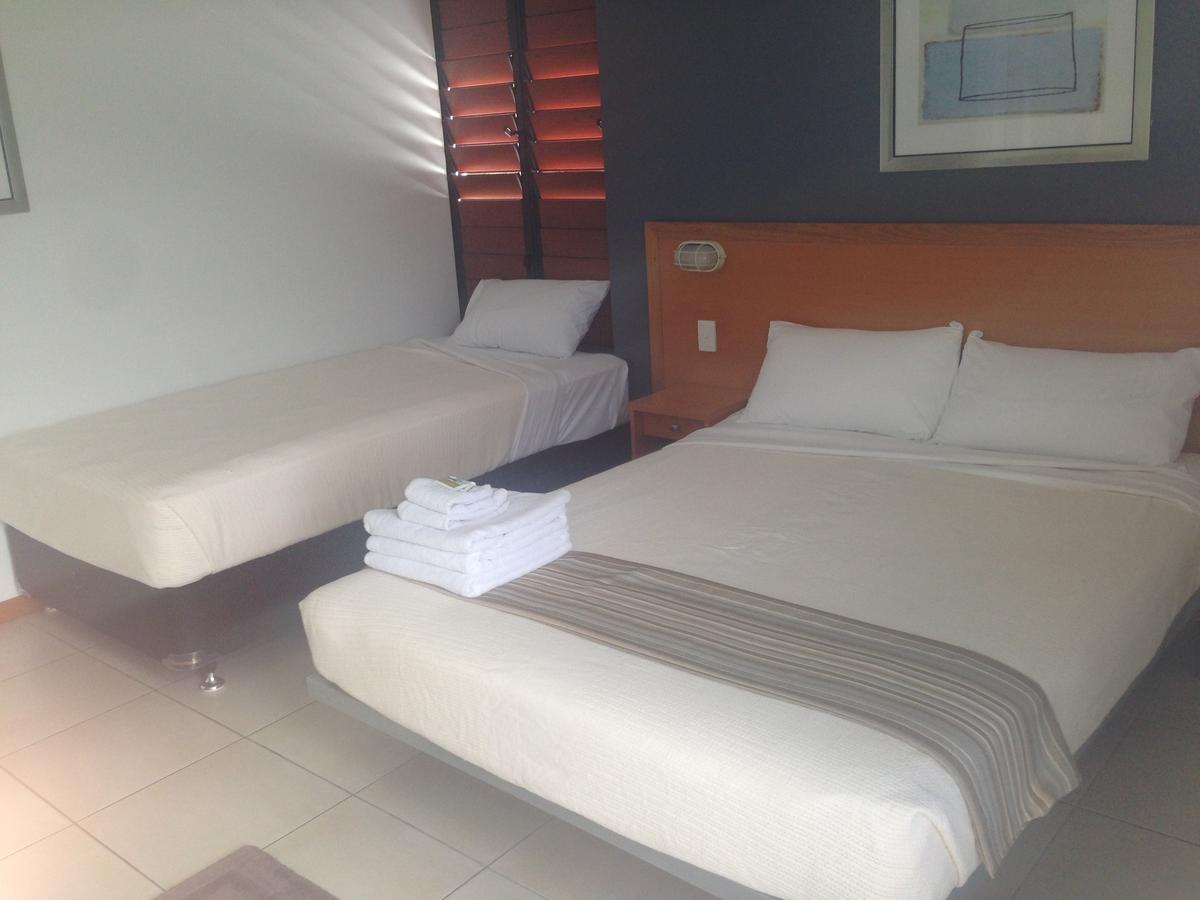 Riverview Tavern Ross River Chambre photo